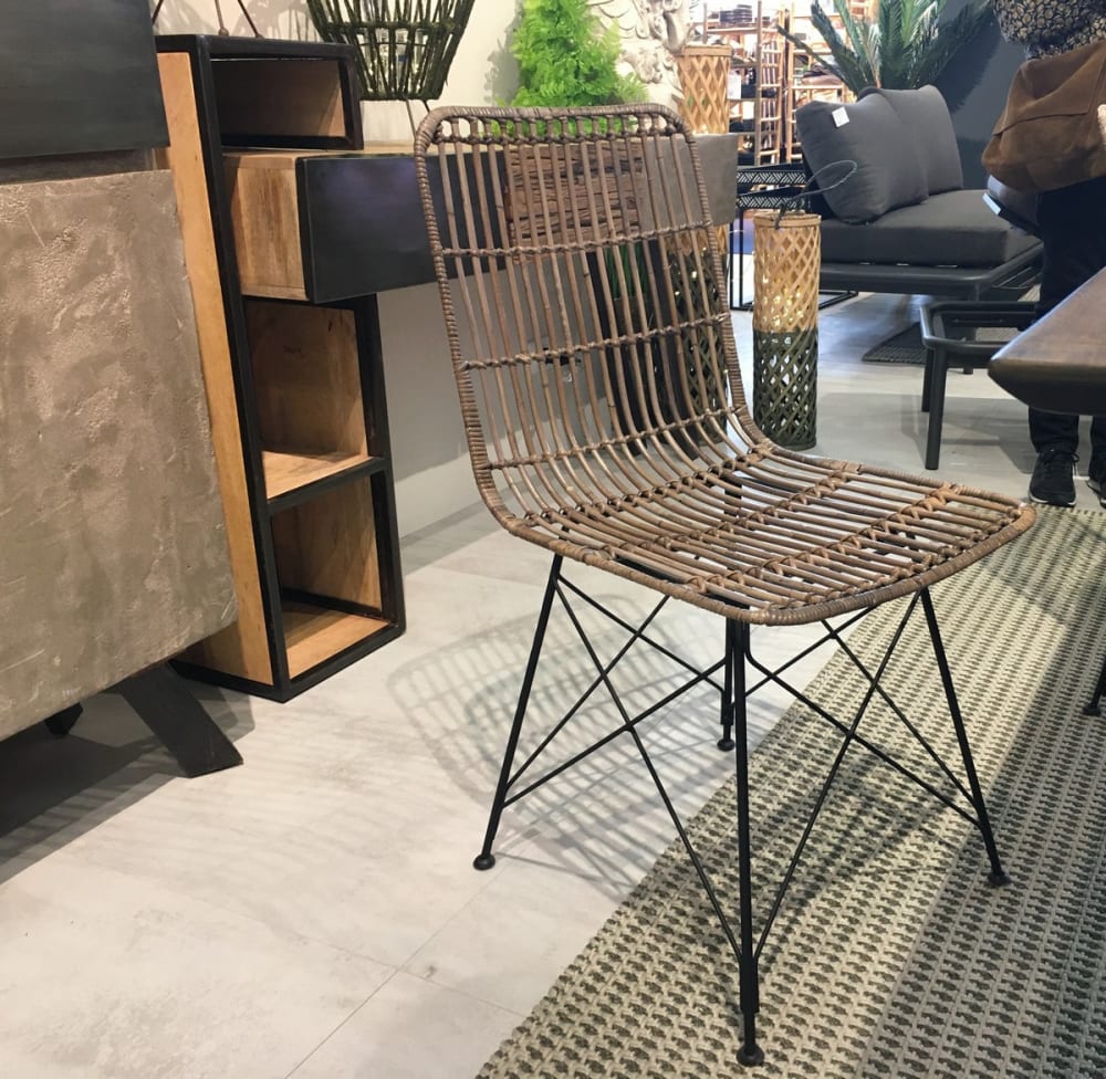 Designstuhl aus grauem Naturrattan - Maisons Du Monde