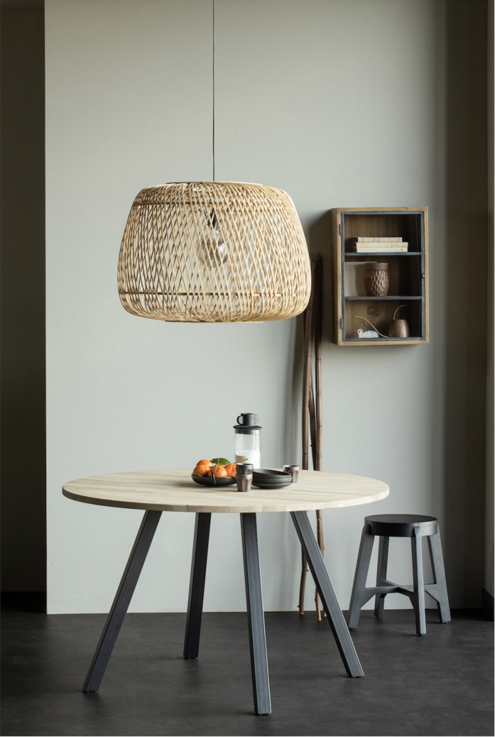 Runder Esstisch aus Eichenholz und Stahl 120 cm - Maisons Du