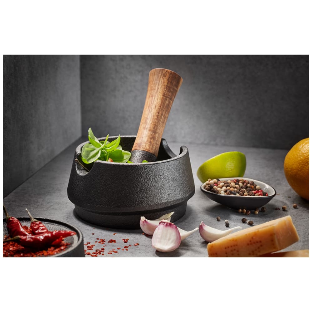 Mortier et pilon en fonte noir - Maisons du Monde