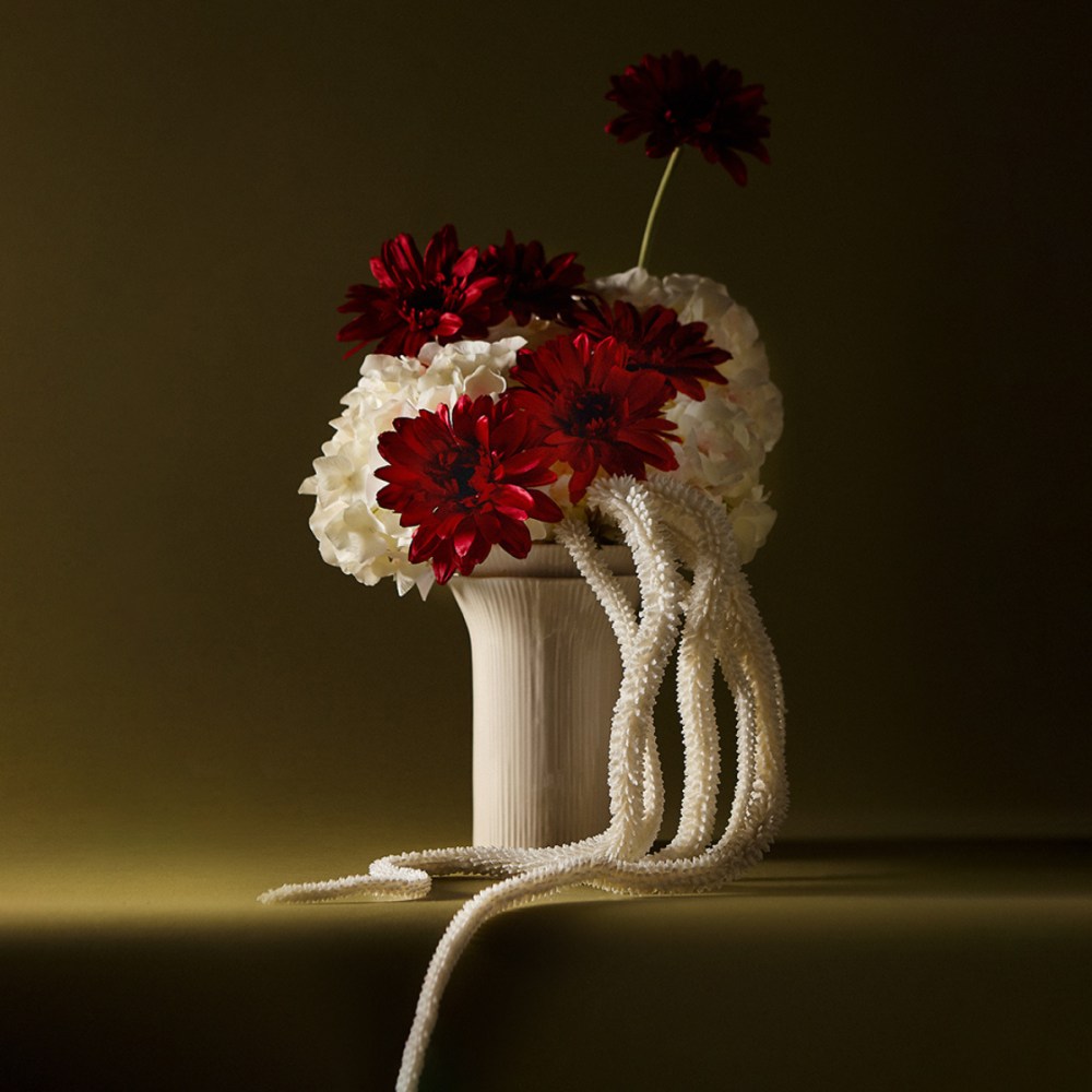 Dekorative Vase aus Steinzeug, H22, Gebrochenes Weiß - Maisons Du