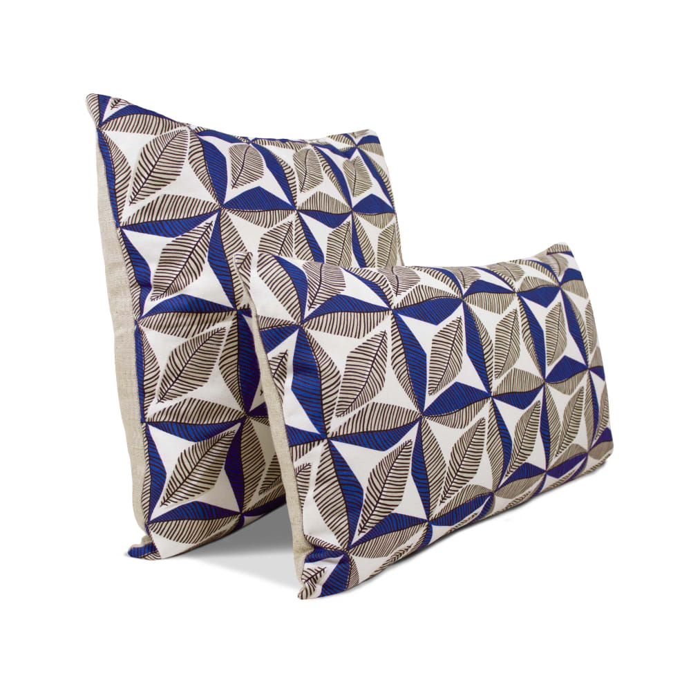 Housse de coussin bi matière en lin et coton Bleu majorelle 33x57cm - Maisons du Monde