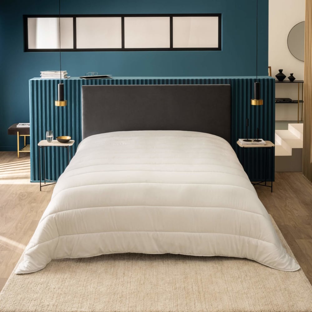 Couette hypoallergénique tempérée 300g microfibre blanc 280x240 cm - Maisons du Monde