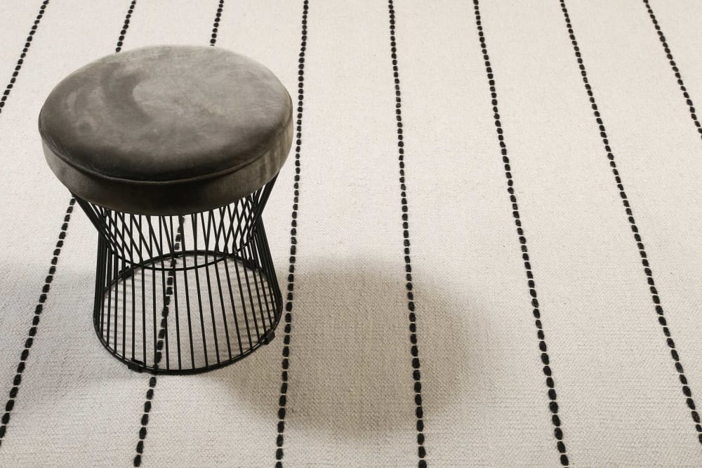 Nachhaltiger Kelim Teppich beige schwarz, Streifen, Wohnzimmer