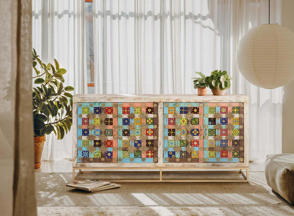 Buffet en bois de manguier avec details en maiolique et pieds en métal