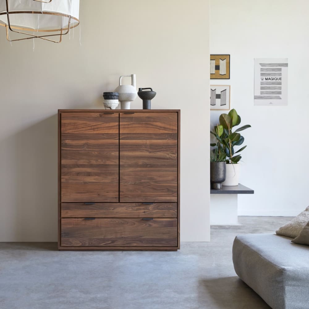 Tikamoon Schrank aus massivem Nussbaum style classic chic Braun Holz