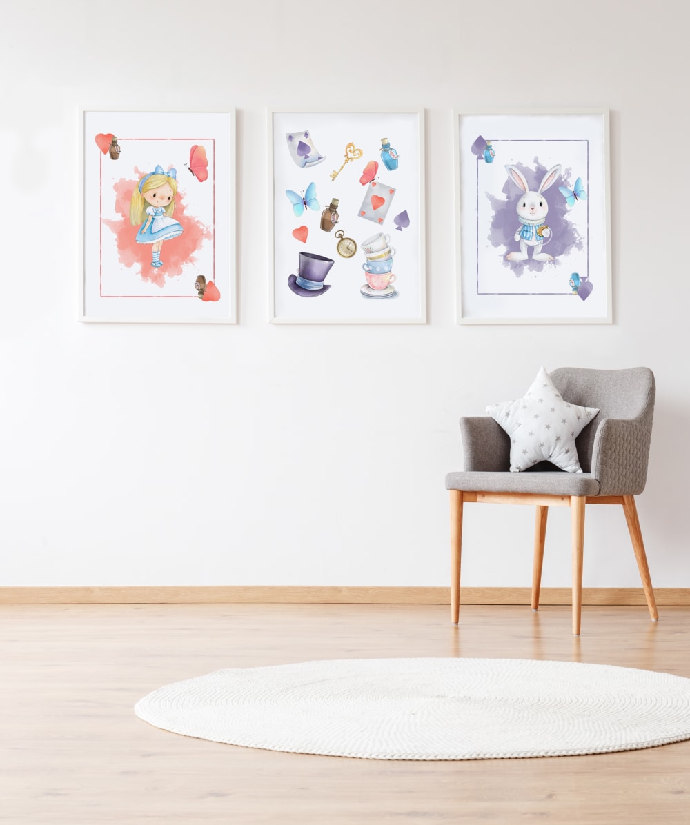 Alice Rabbit Confezione 9 stampe in legno bianco incorniciate