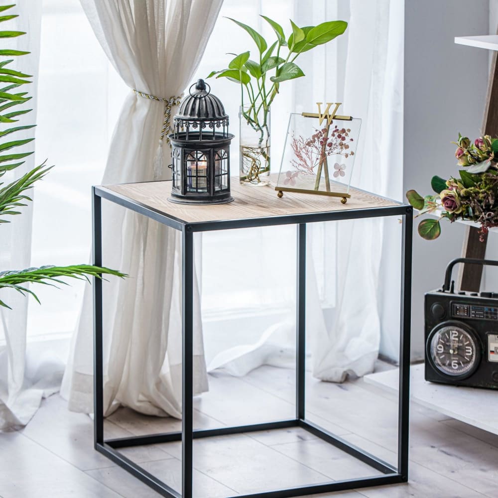 Table d'appoint industrielle en métal et bois noir