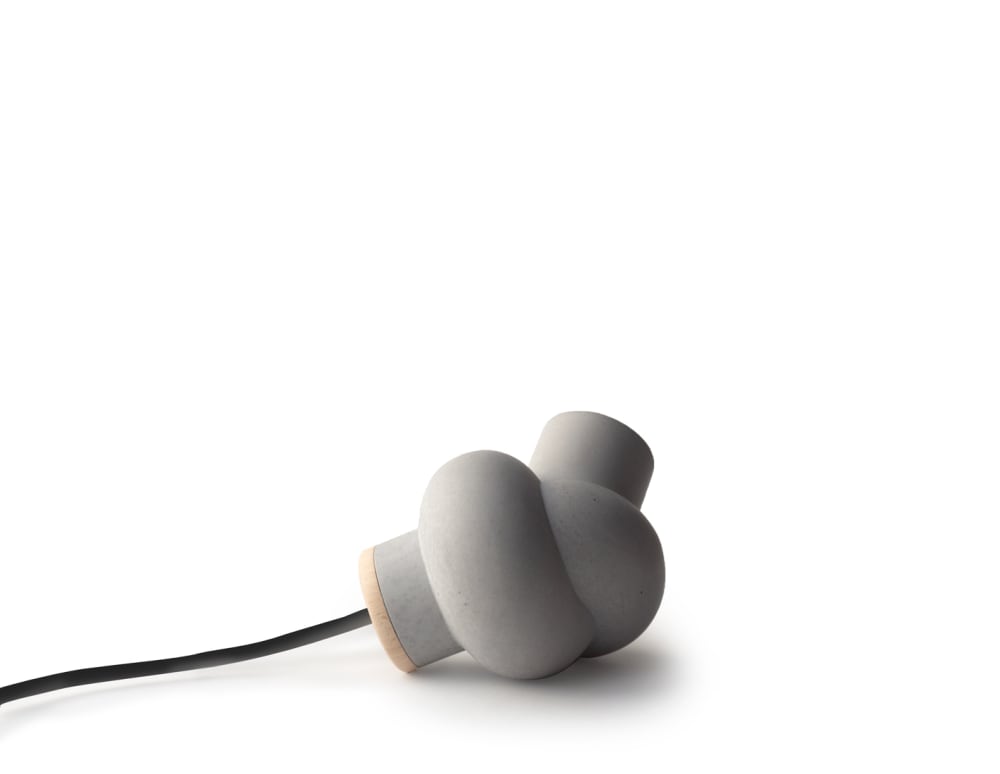 Lámpara de colocación de hormigón y madera cable negro