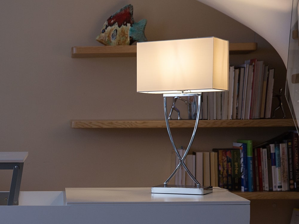 Lampe à poser métal blanc — vue 3