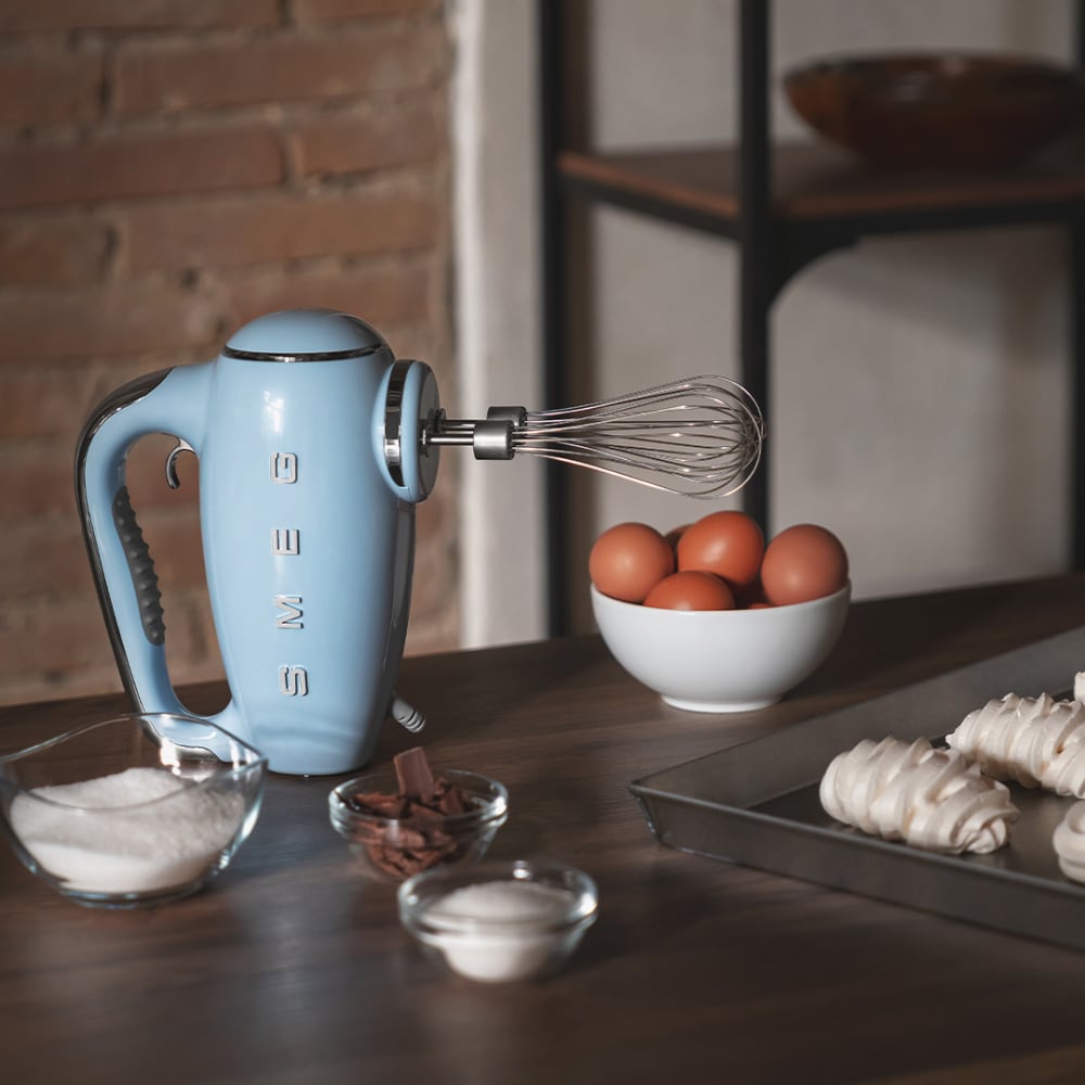 Batteur à main électrique vintage bleu azur smeg - Maisons du Monde