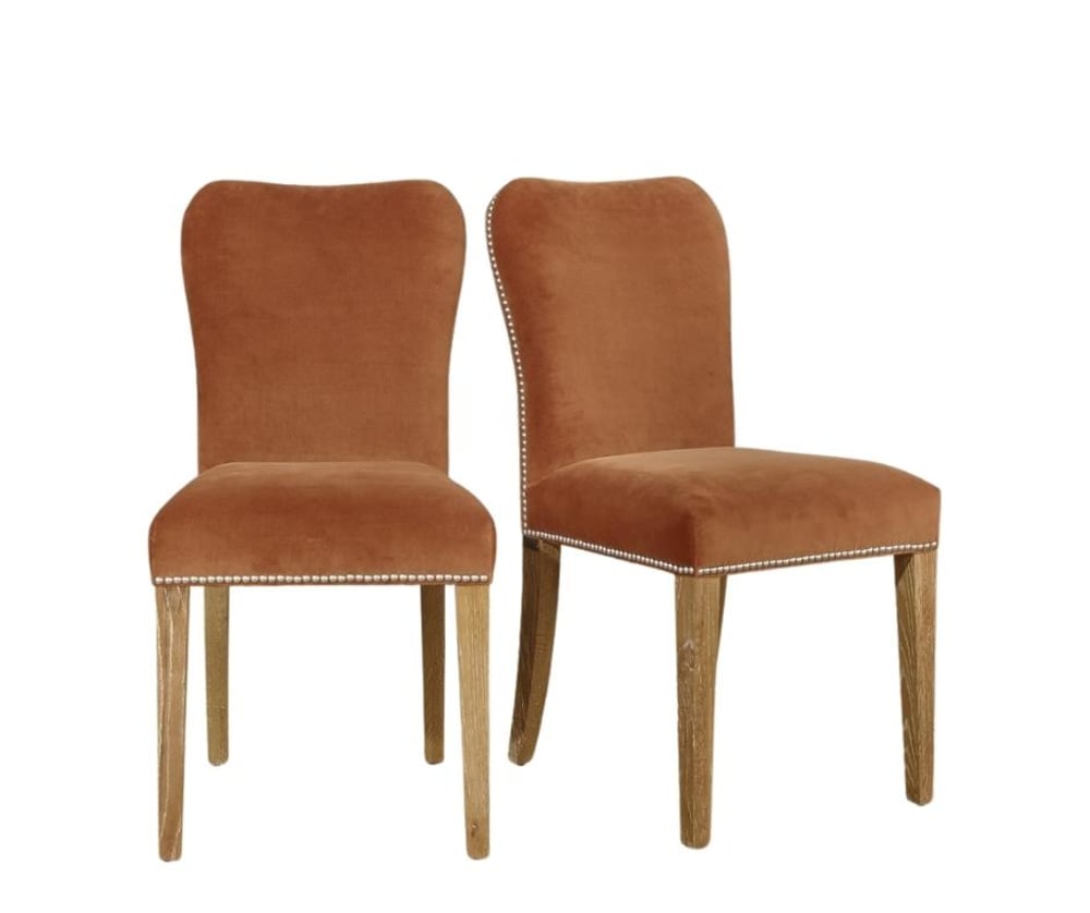 Robin des Bois Set aus 2 Stühlen aus Eiche und Samt mit Nieten Caramel style classic chic orange Holz