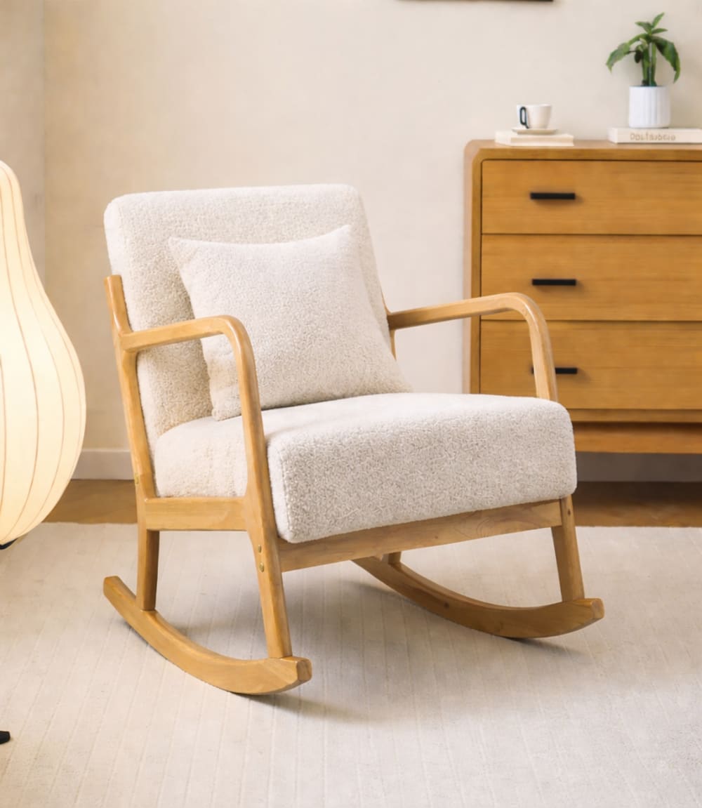 Mecedora en madera y tejido blanco