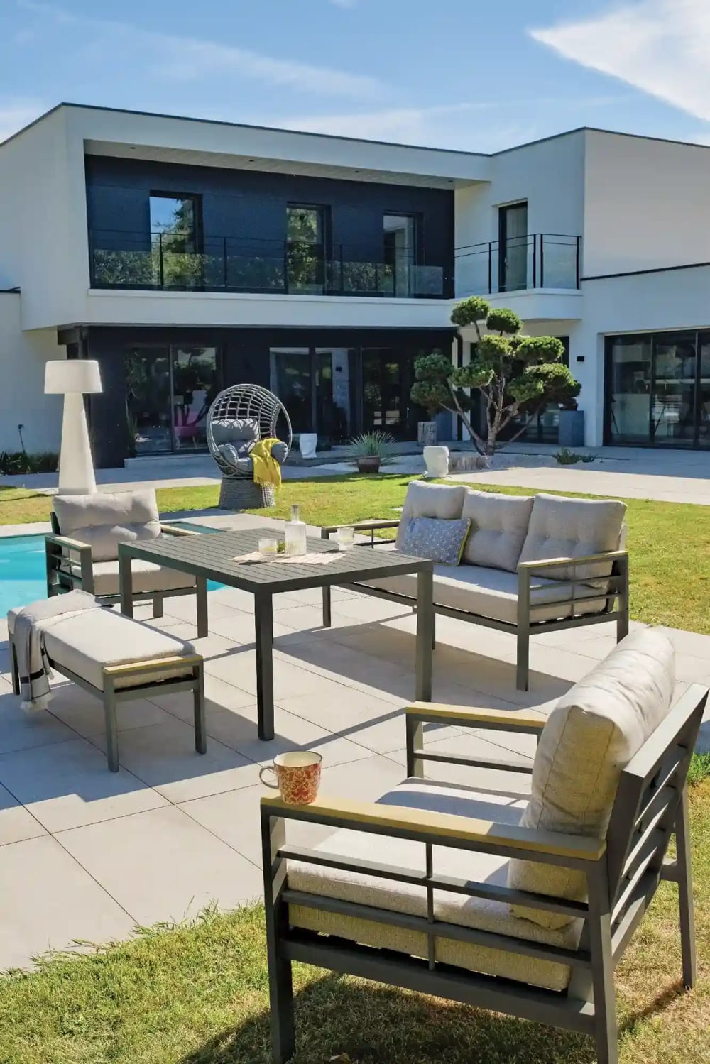 dcb garden Ensemble repas de jardin en aluminium style contemporain Noir