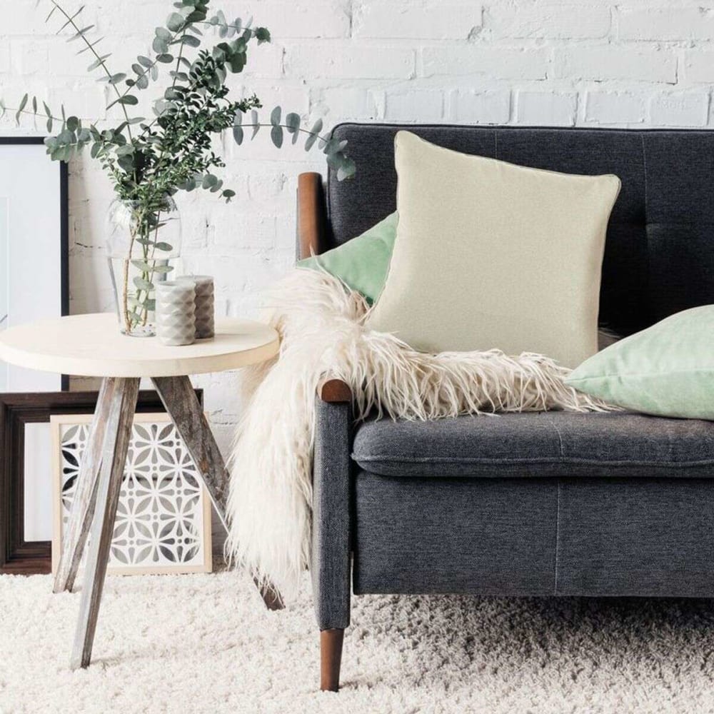 Coussin en suédine beige clair 40x40