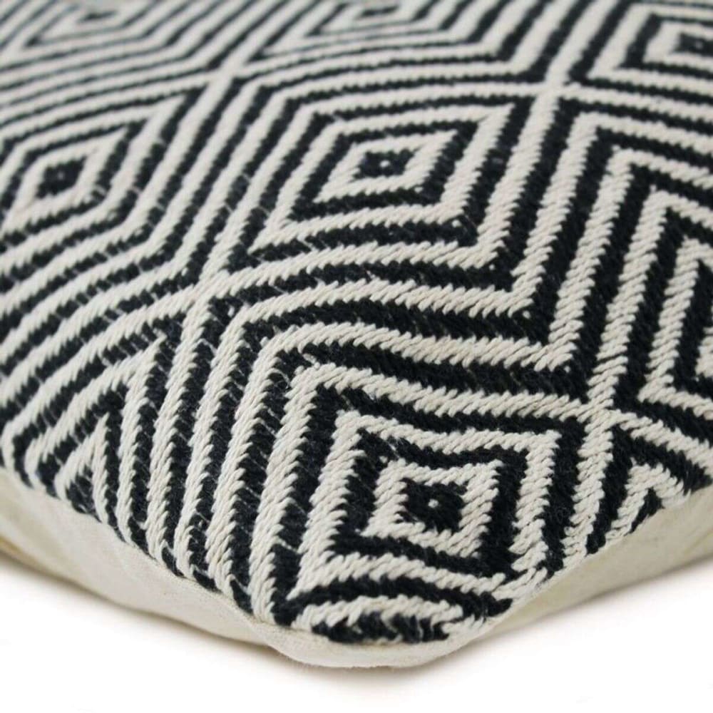 Coussin ethnique motif ikat naturel et noir 60x40 — vue 4