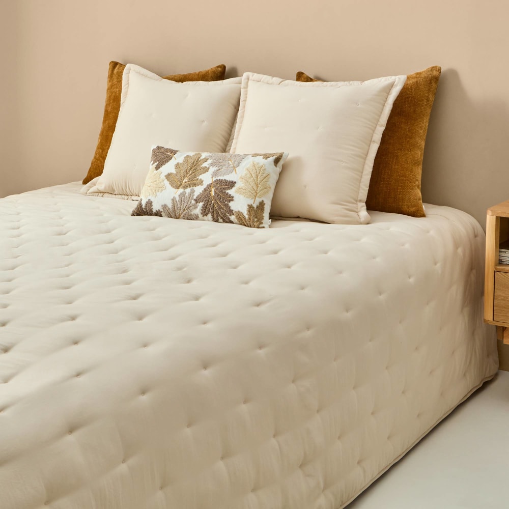 Edredón liso reversible color marron camel. Cama 80-90cm
