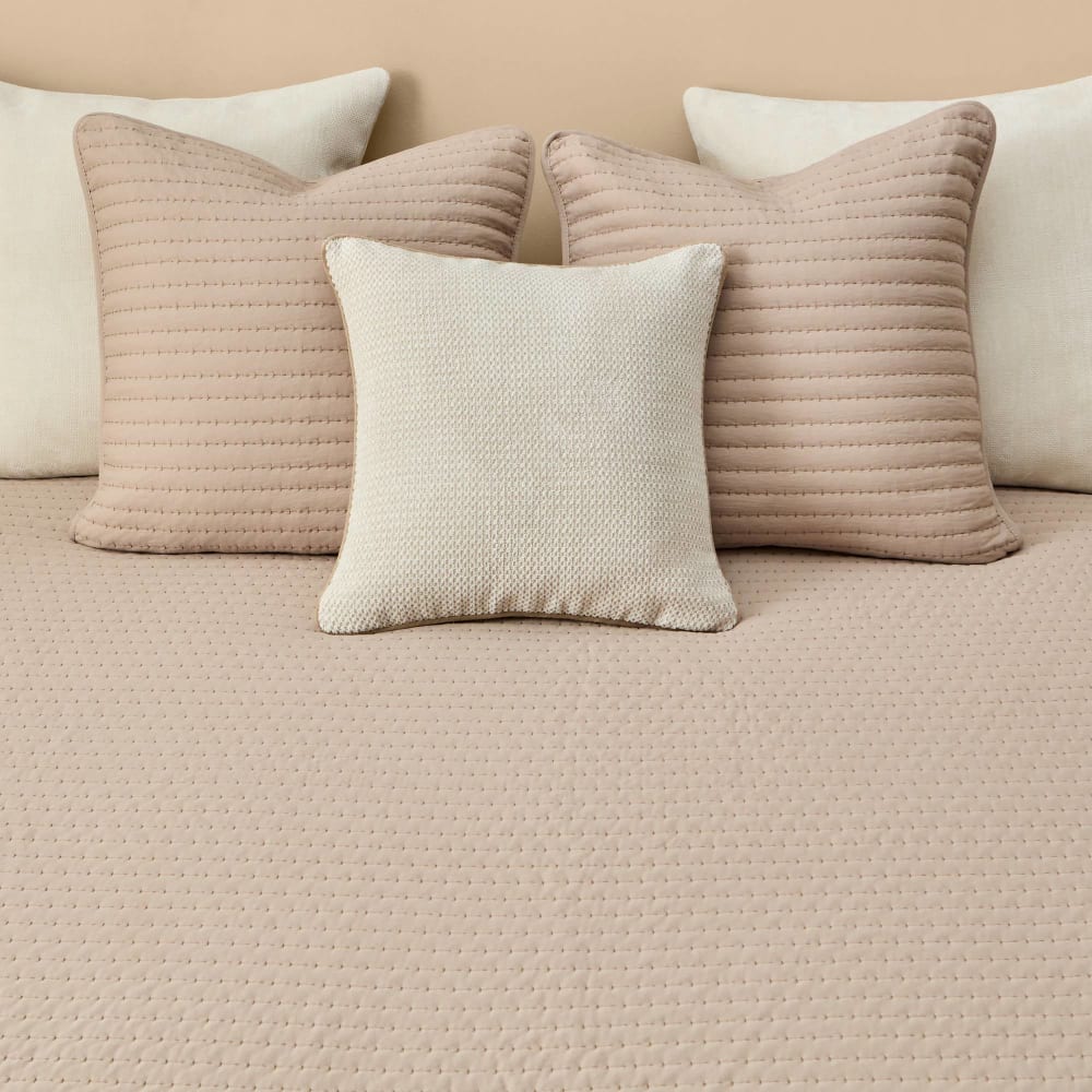 Colcha lisa acolchada pespunte rayas color gris piedra. Cama 80-90cm - Maisons du Monde