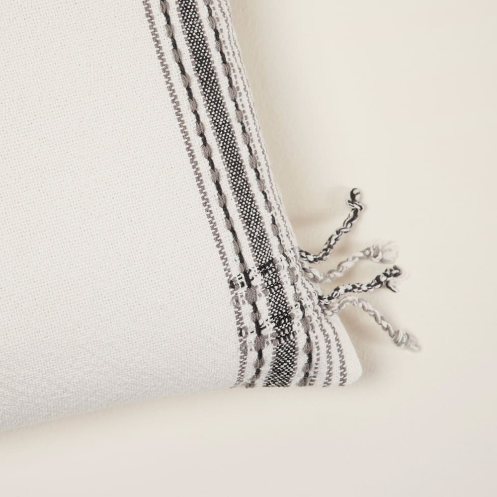 Copertura del cuscino cotone con trama a righe bianco e nero