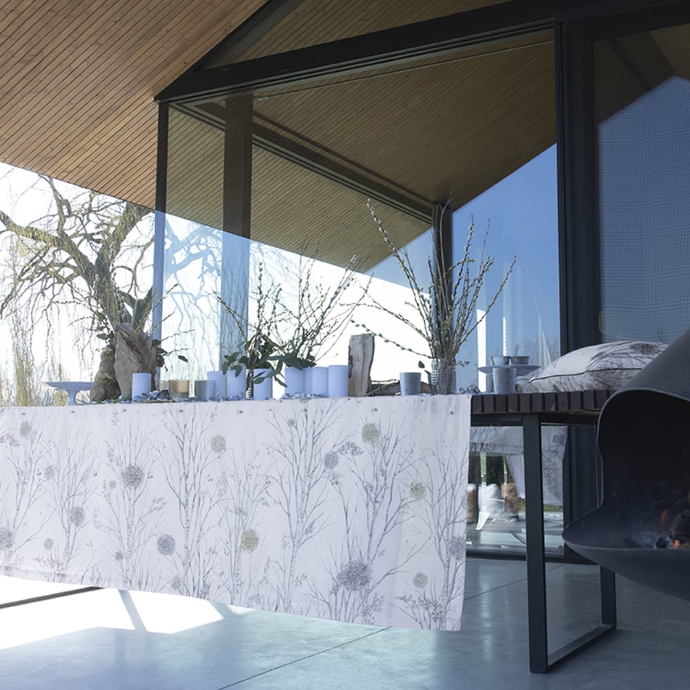 Nappe en lin brodé blanc 170x320