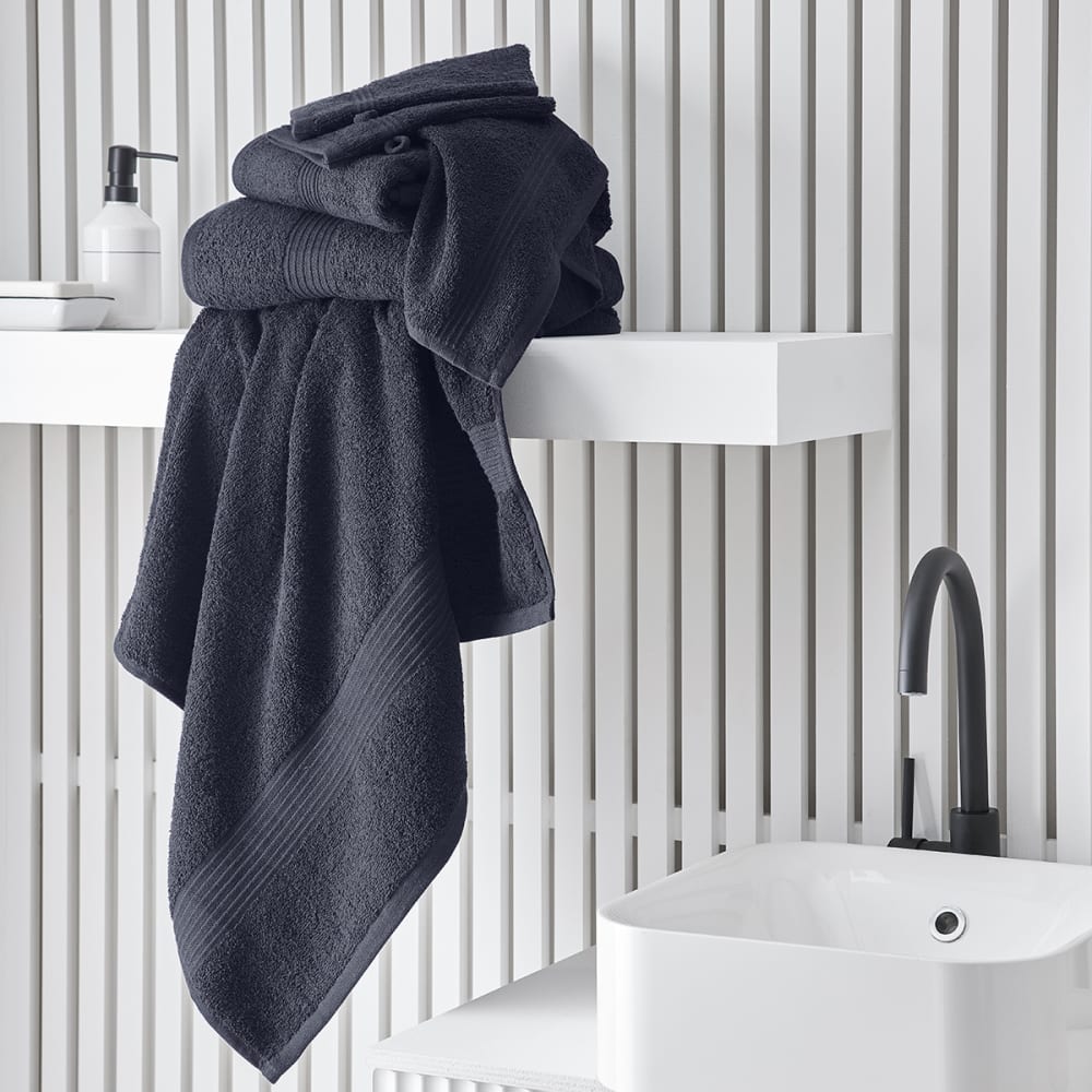 Tapis de bain uni 50x80 cm bleu marine - Maisons du Monde