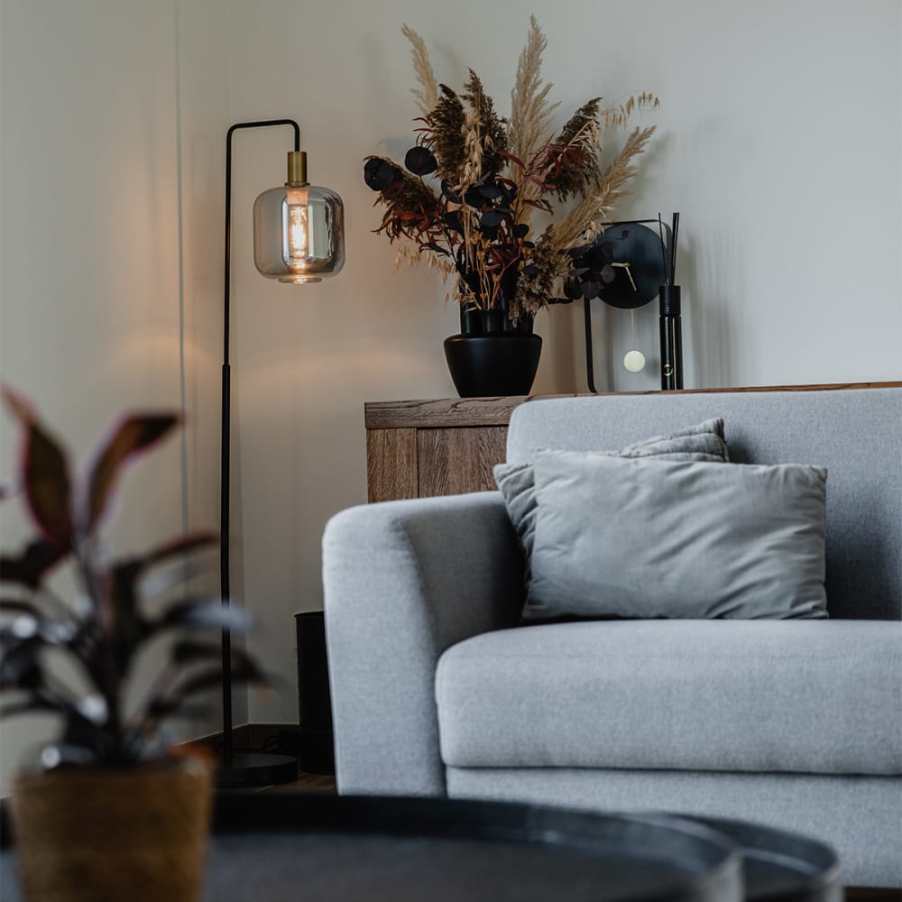 Lampadaire design noir verre doré fumé — vue 3