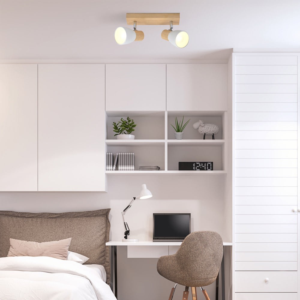 Lampe de plafond nordique en bois et 2 spots blancs orientables — vue 3