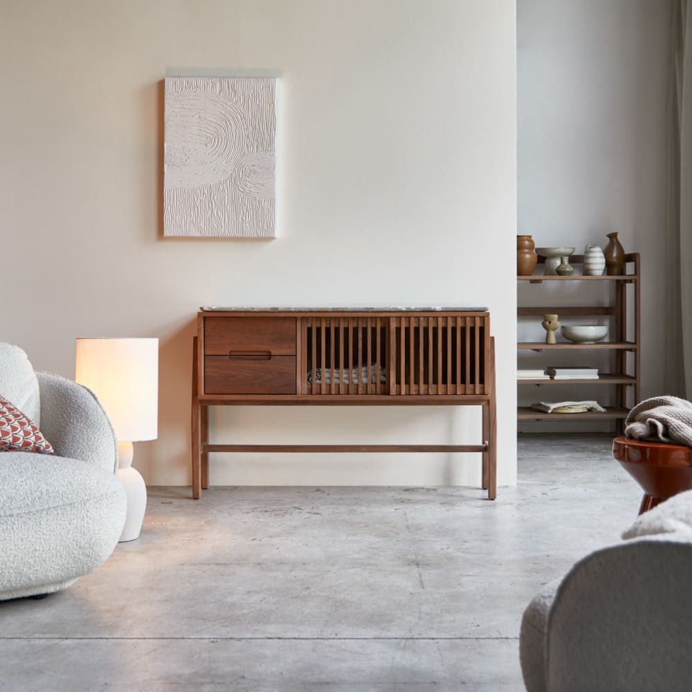 Tikamoon Konsole aus massivem Nussbaum und Premium-Terrazzo style classic chic Braun Holz