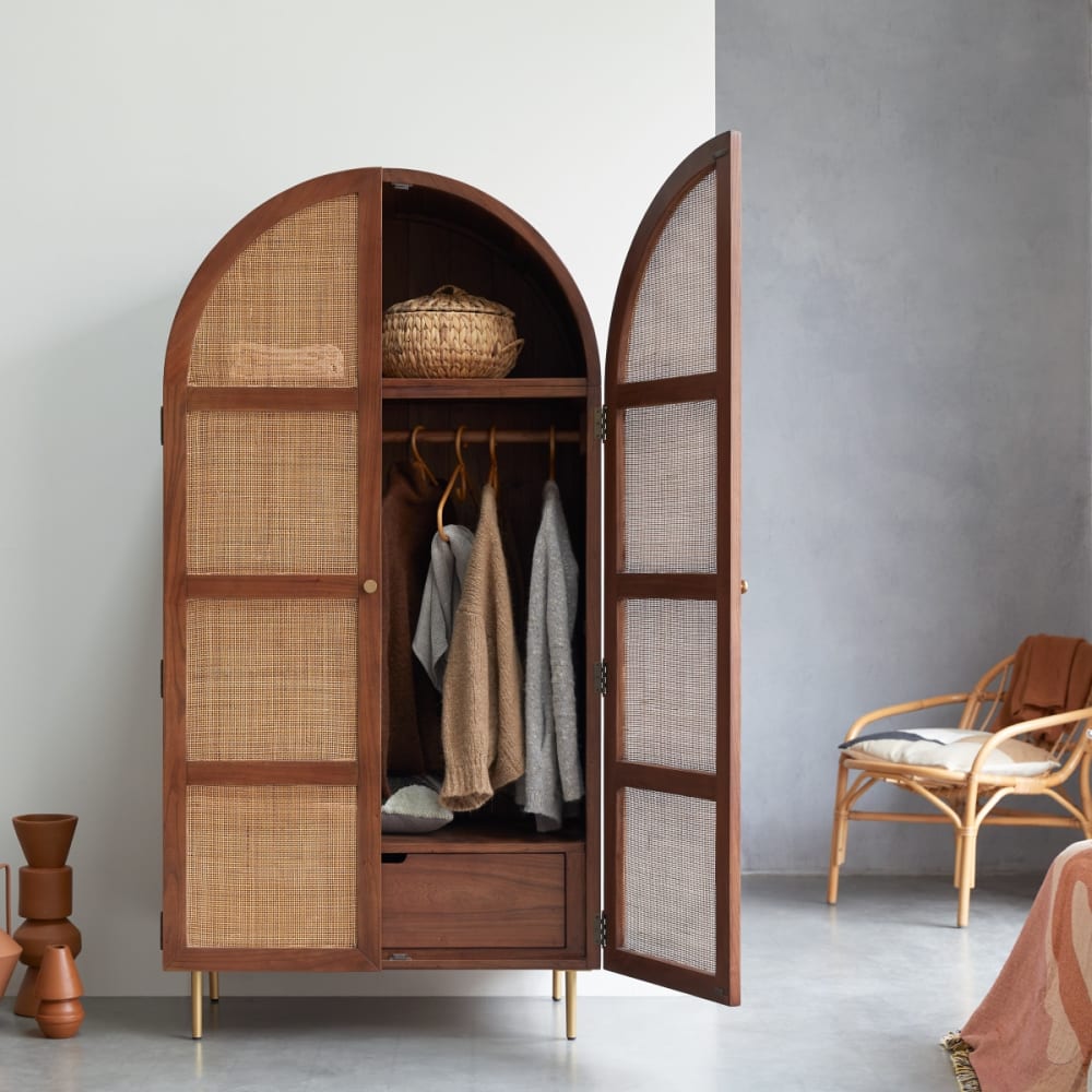Esszimmerschrank aus Ulme und Rattangeflecht - Maisons Du Monde