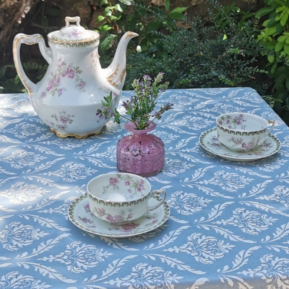 Nappe enduite coton bleue carrée 120 x 120 cm - Maisons du Monde