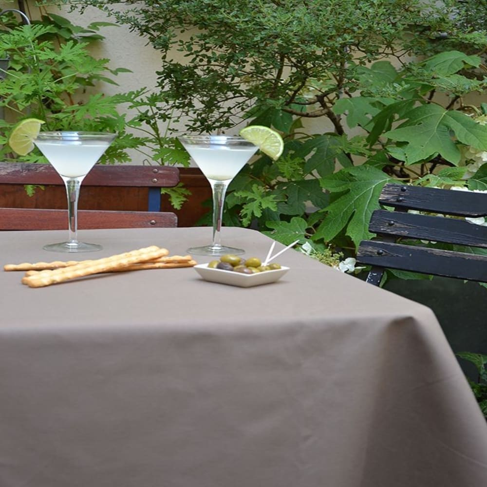 Nappe enduite coton taupe carrée 120 x 120 cm