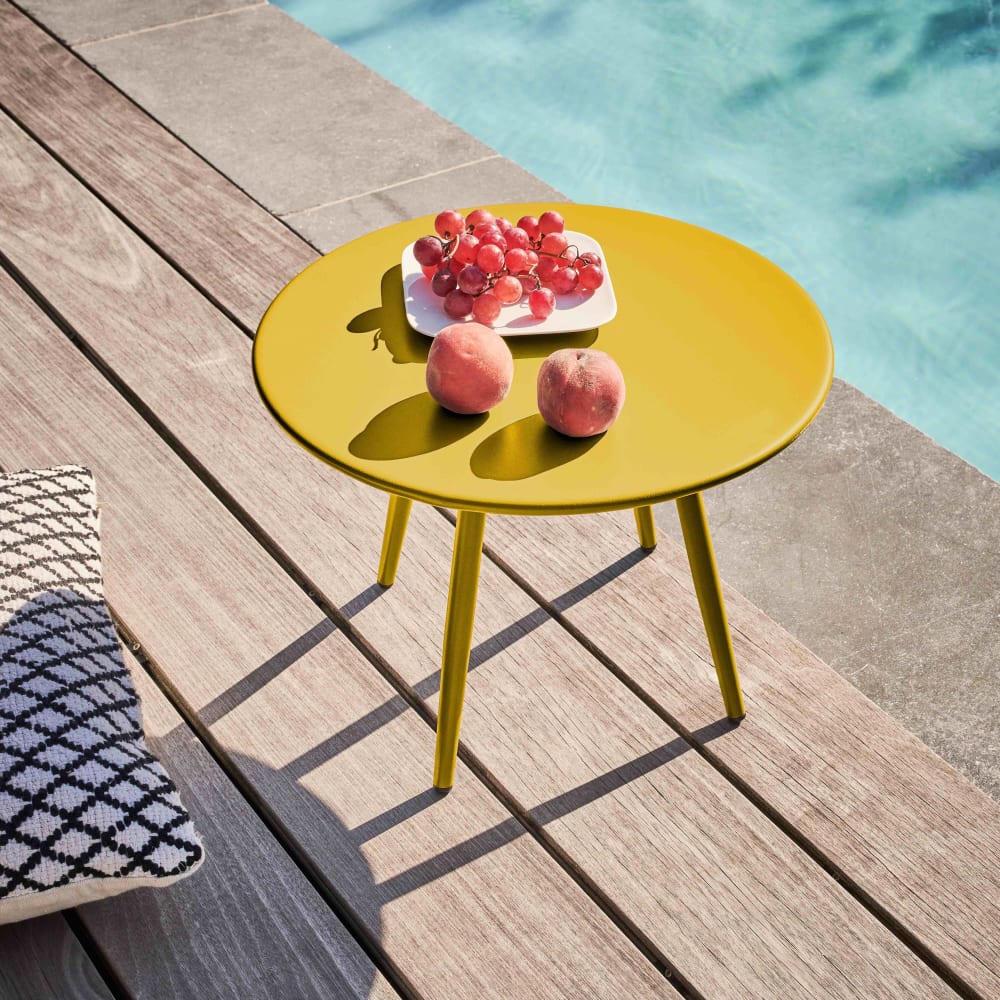 Table basse de jardin ronde en métal jaune 40 cm - Maisons du Monde
