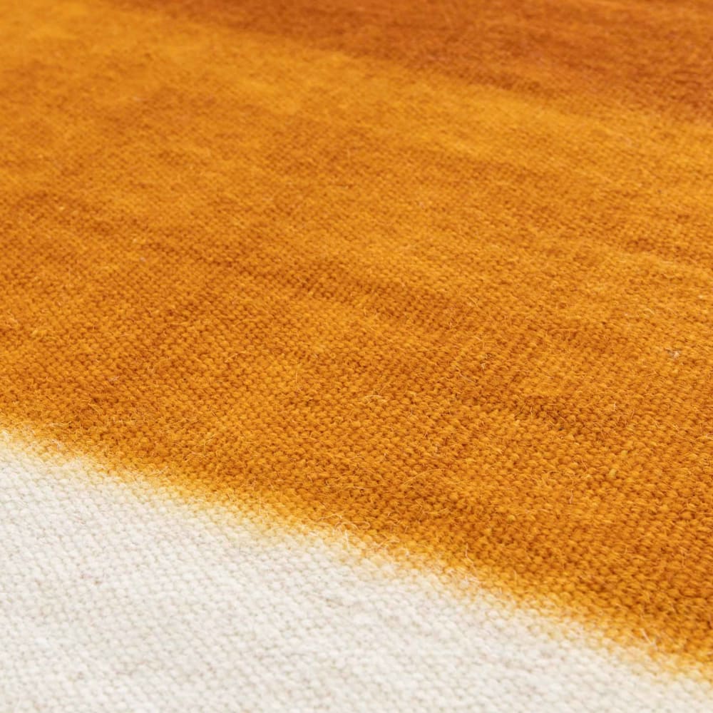 Tapis rectangulaire en laine tissé à plat jaune/ orange 160 x 230 cm — vue 4
