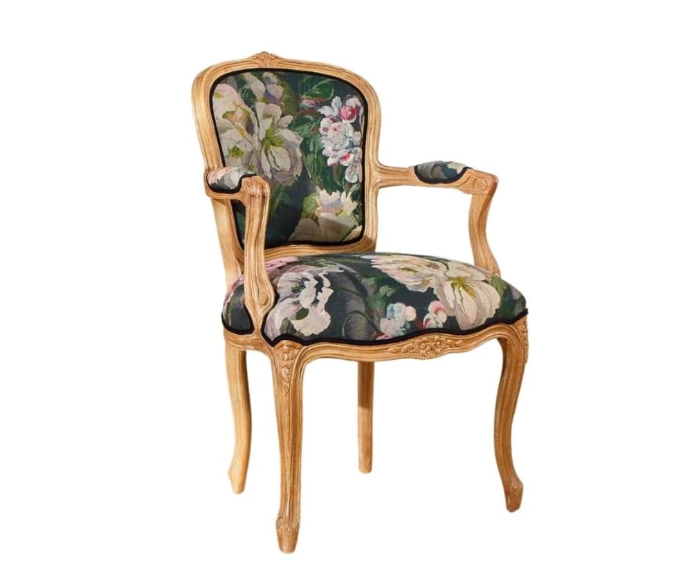 Fauteuil en hévéa et tissu haute couture à motifs