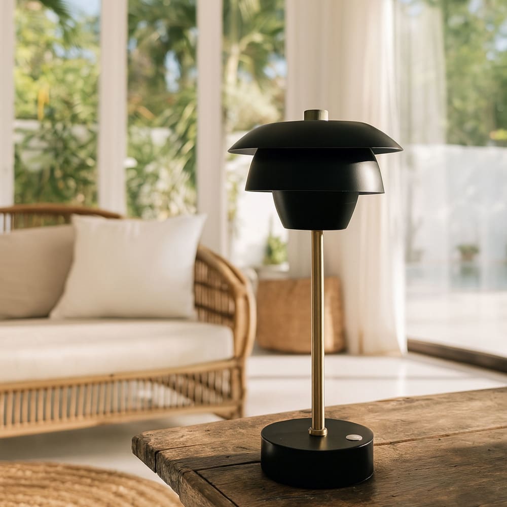 Lampe à poser rechargeable en métal noir et doré — vue 3