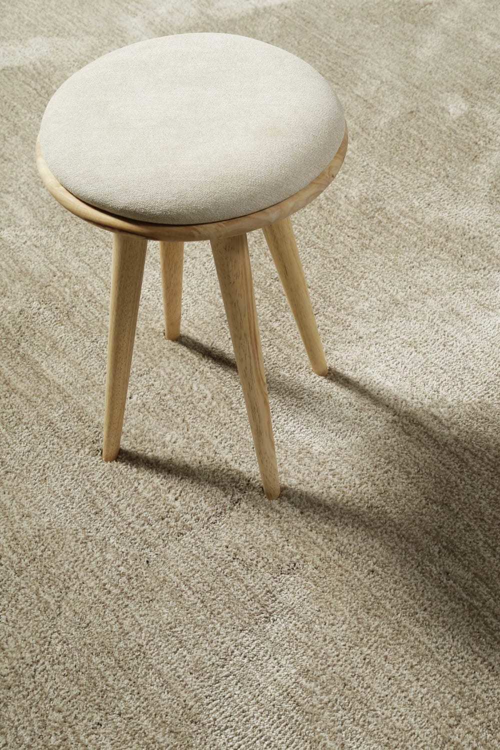 Tapis en microfibre dense beige chiné 120x170 cm — vue 3