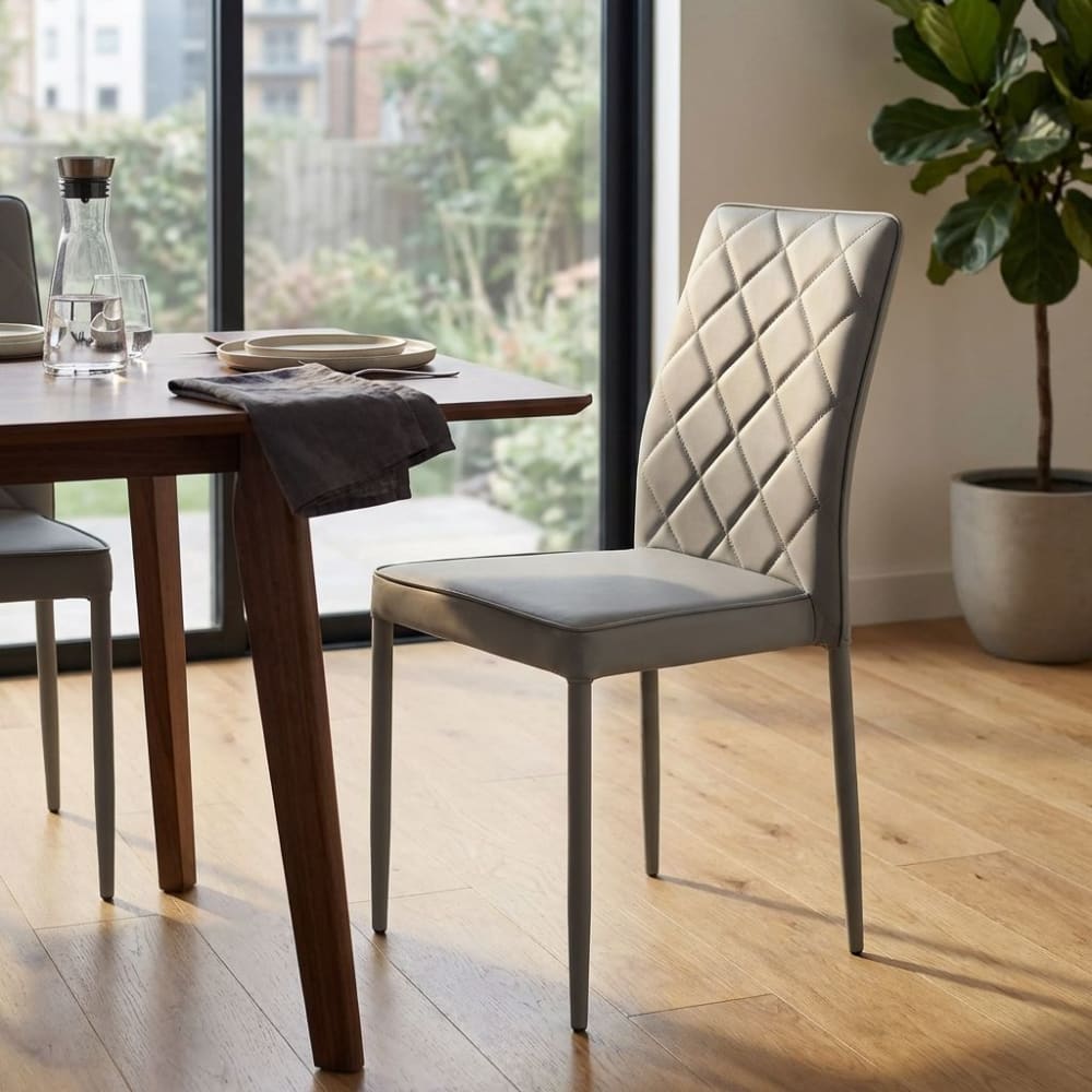 Sedia da pranzo moderna in ecopelle grigio chiaro - Milani Home