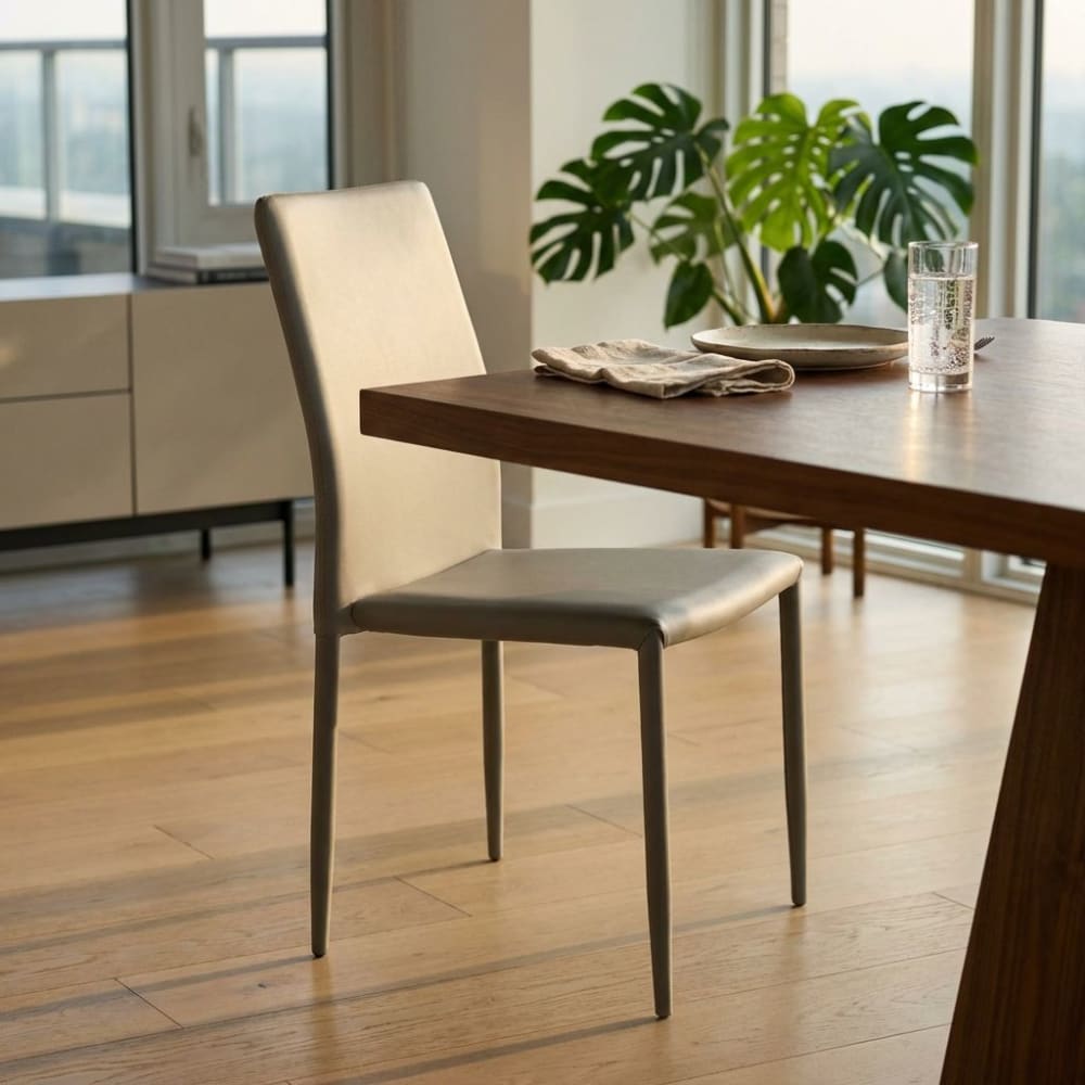 Sedia da pranzo moderna in ecopelle grigio chiaro - Milani Home