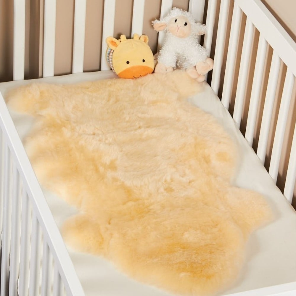Tapis en peau de mouton tannage relugan jaune 110 x 70 cm (Maison Thuret) - Image 1