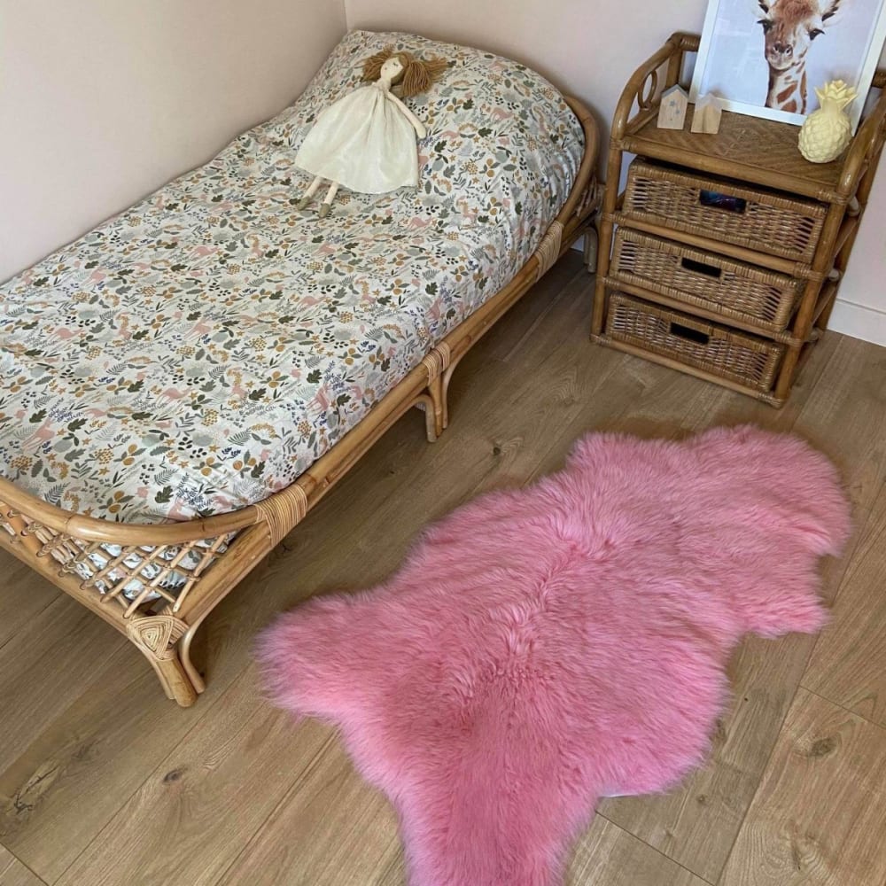 Tapis en peau de mouton rose 110 x 70 cm - Maisons du Monde