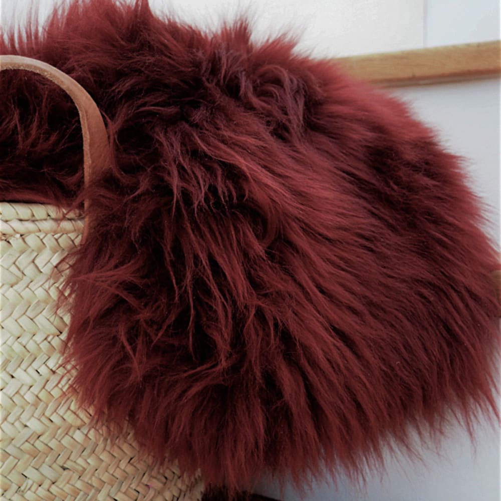 Tapis en peau de mouton bordeaux - Maisons du Monde