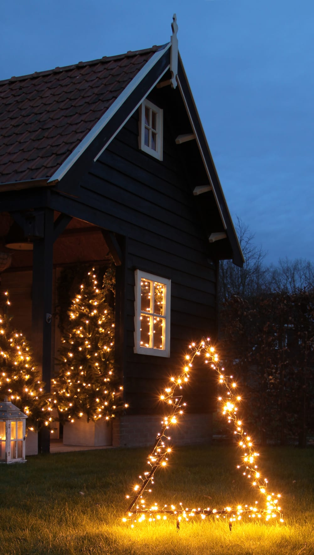 Bâton de jardin en forme sapin de noël blanc chaud H75 - Maisons du Monde
