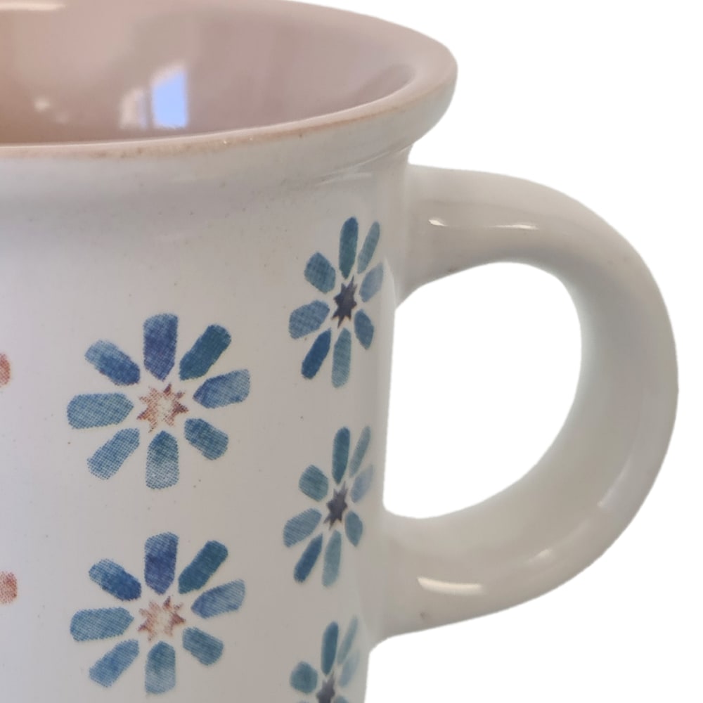 Tasse blanche et beige en grès motif fleurs - Maisons du Monde