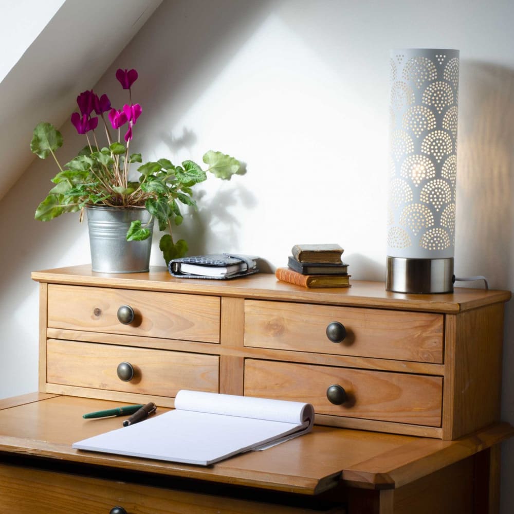 Lampe tactile grand modèle en métal perforé — vue 3