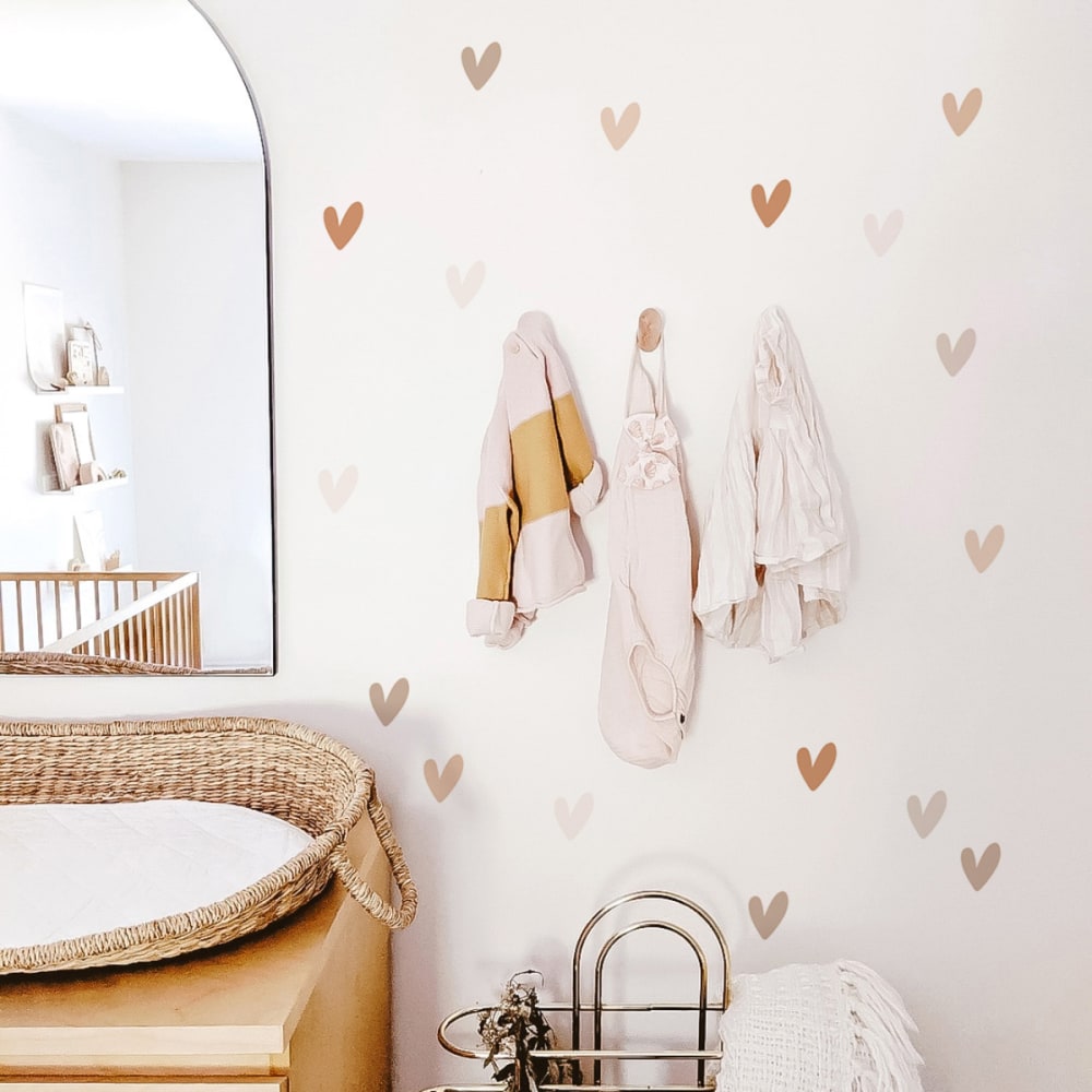 Stickers mureaux en vinyle petits coeurs marron et beige (Decochic) - Image 2