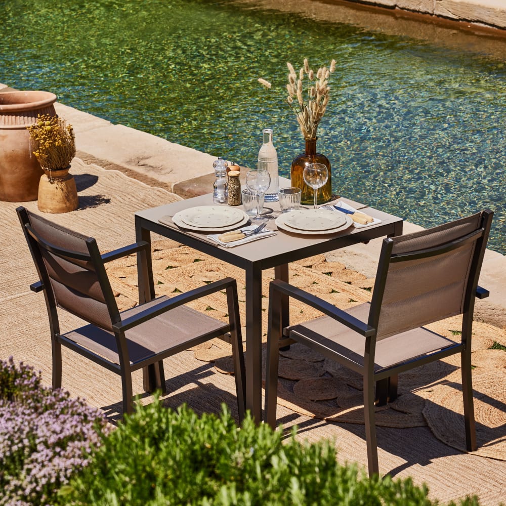 Table à manger / balcon 70×70 cm marron