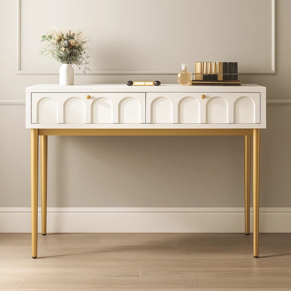 Table d’appoint blanche à pieds dorés avec tiroirs en relief arc