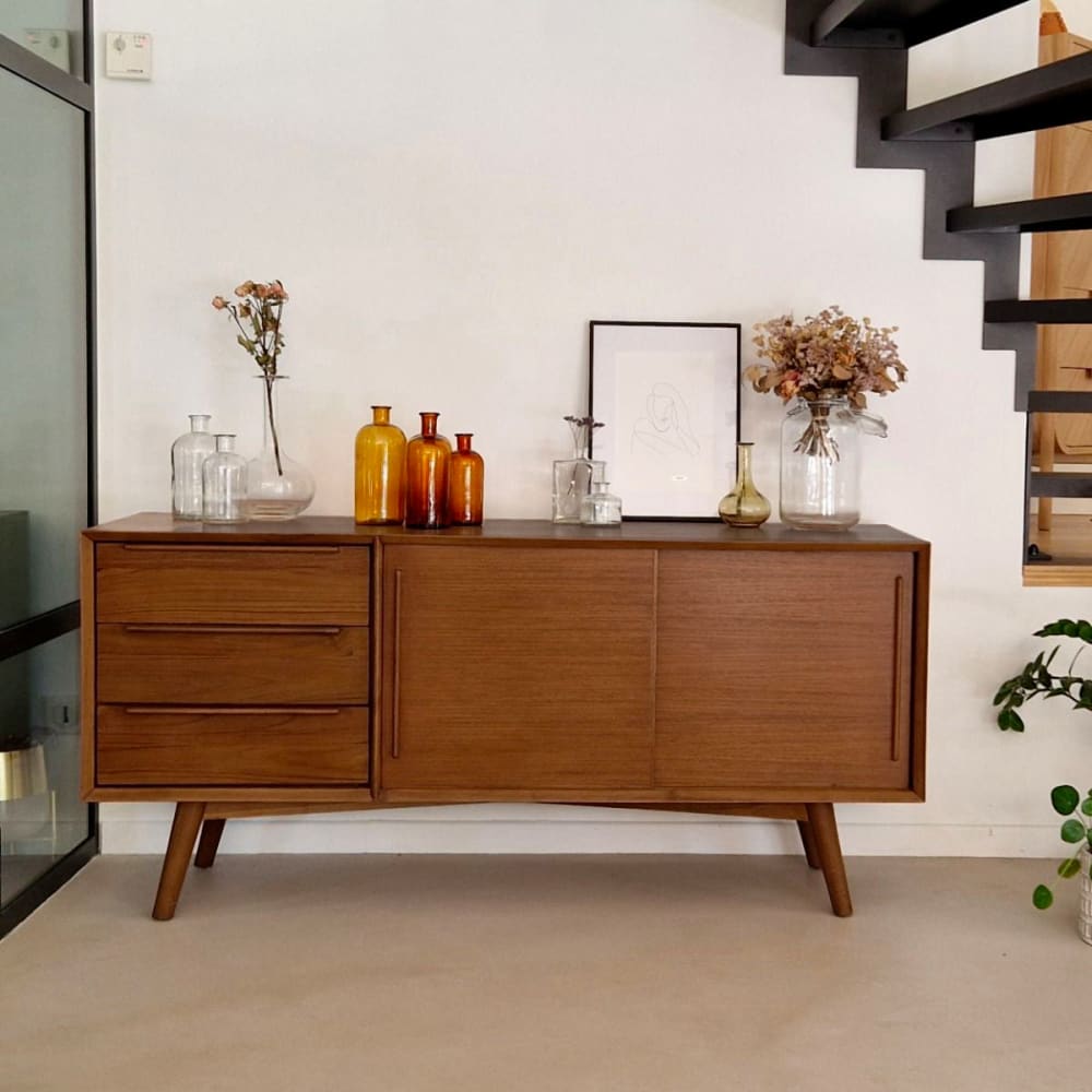 Buffet de madera de teca, 2 puertas correderas y 3 cajones