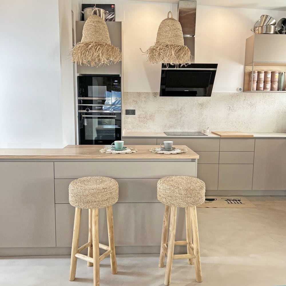 Taburete alto de rafia natural y patas de madera de teca 75cm - Maisons du Monde