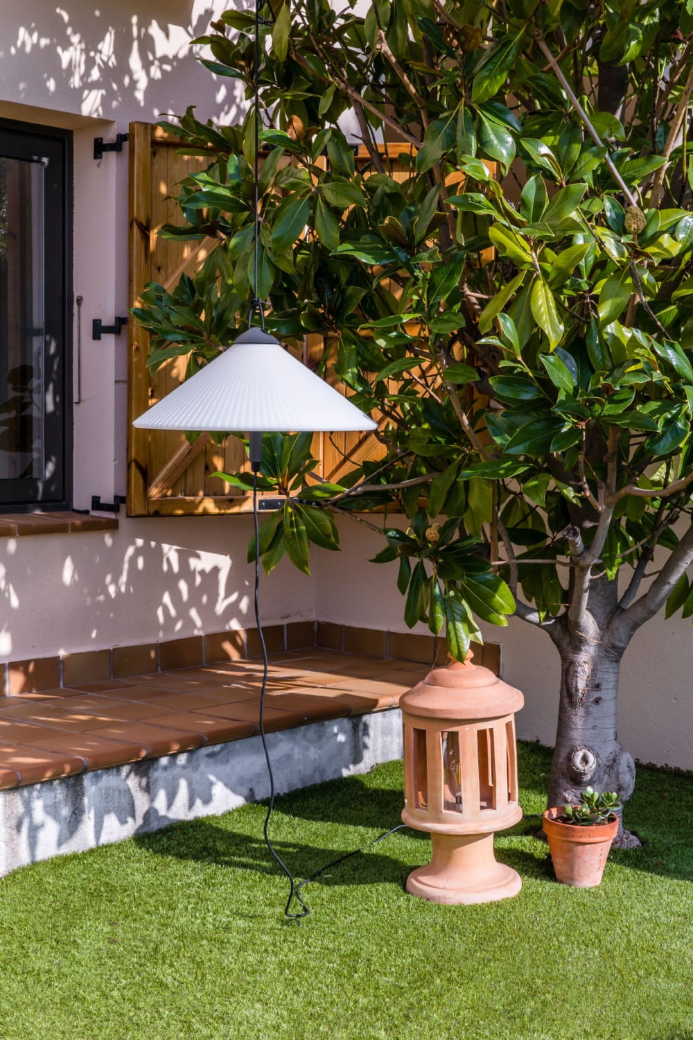 Lámpara portátil aluminio gris oscuro 66x66x54 cm - Maisons du Monde