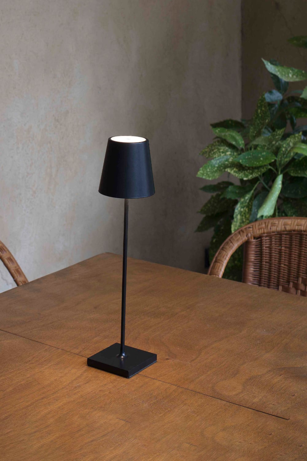 Lampada da esterno portatile nera con accensione touch - FARO